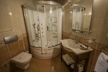 Hotel Assiana Cave 3*